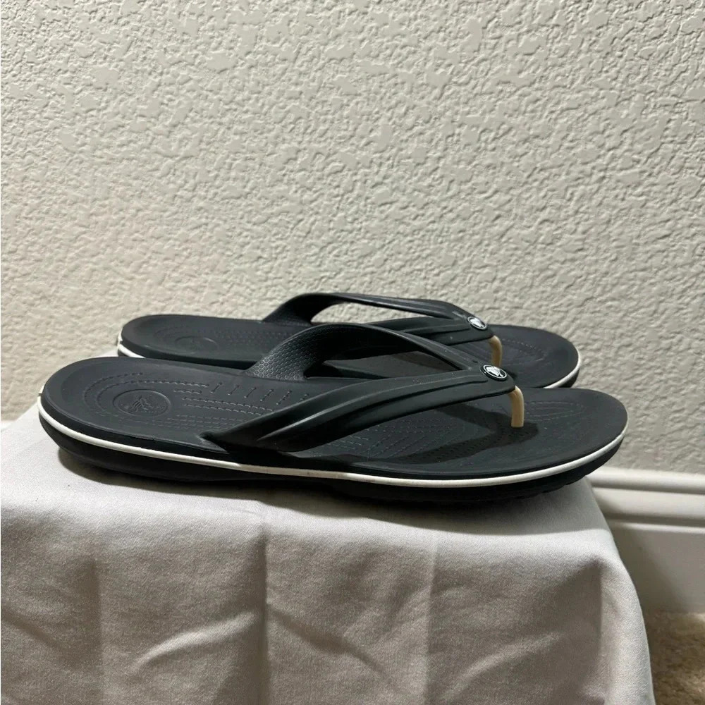 Crocs Unisex Crocband Flip Flop Sandal Black Size W12 M10 - Picture 2 of 13